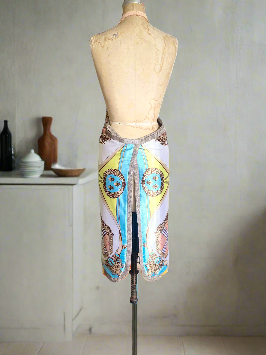 Chameleon apron scarf print side showing back view