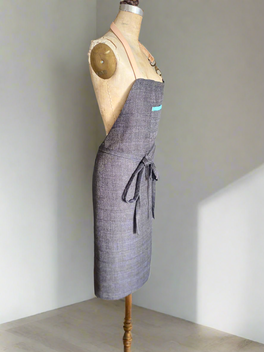 Chameleon apron demonstrating elegant view from an slight angle
