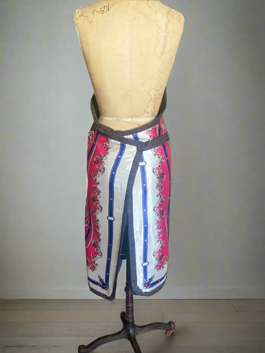 Back view of Royalty apron with pocket pink version